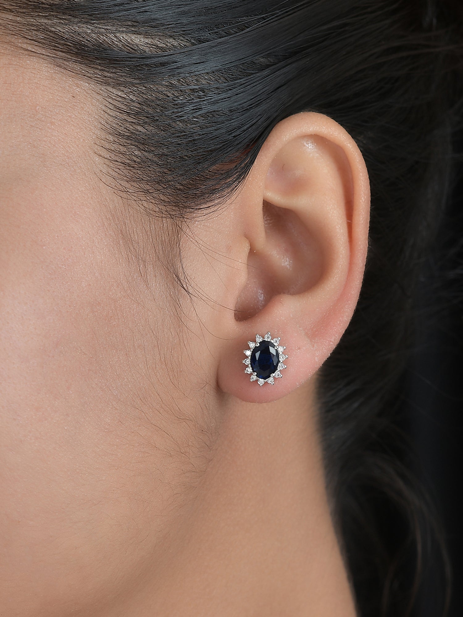 1.5 Carat Dressy Shimmering Blue Sapphire Studs In Silver