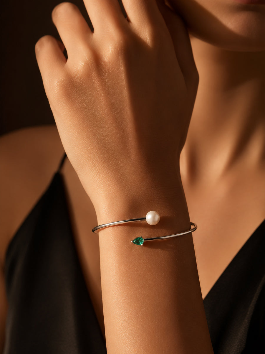 Pearl Emerald CZ Toi Moi Bangle