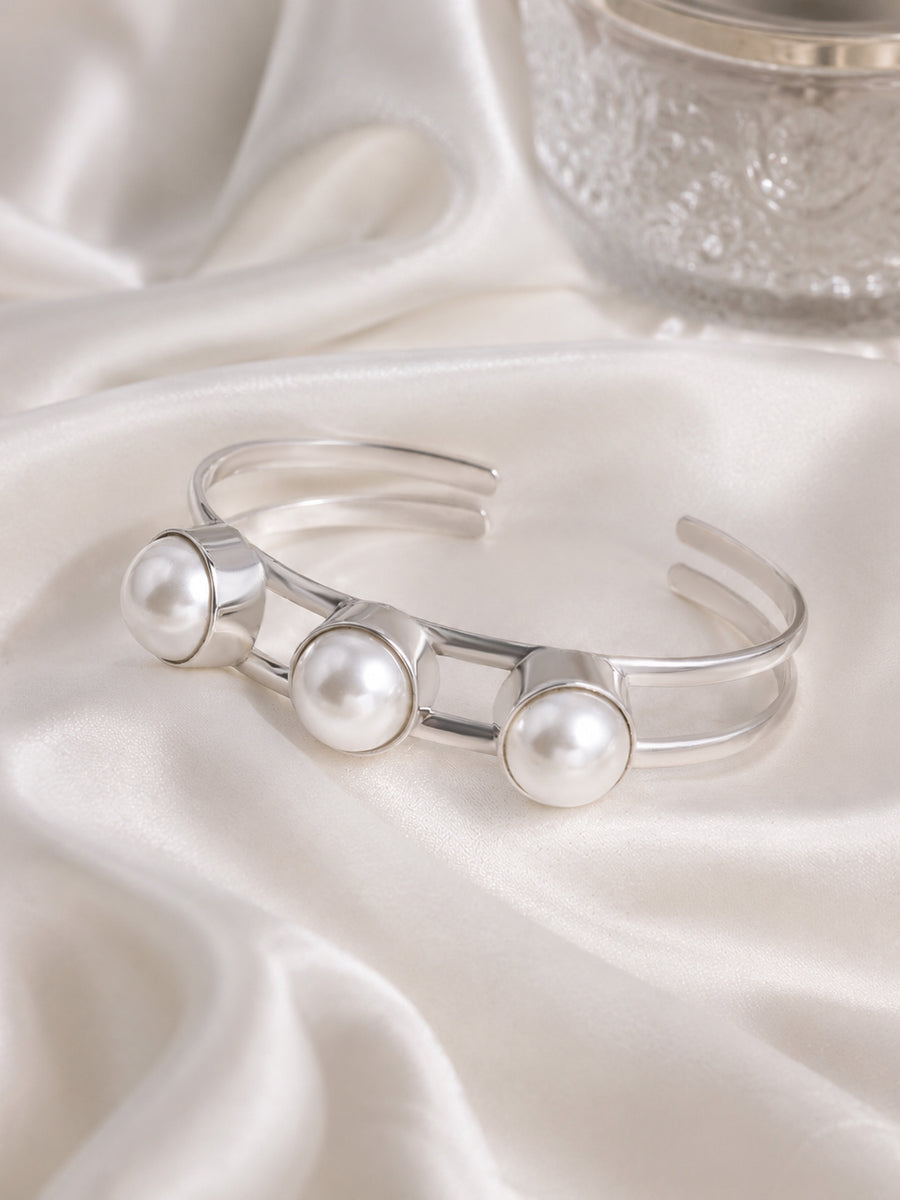 Triple Shell Pearl Open Silver Bangle