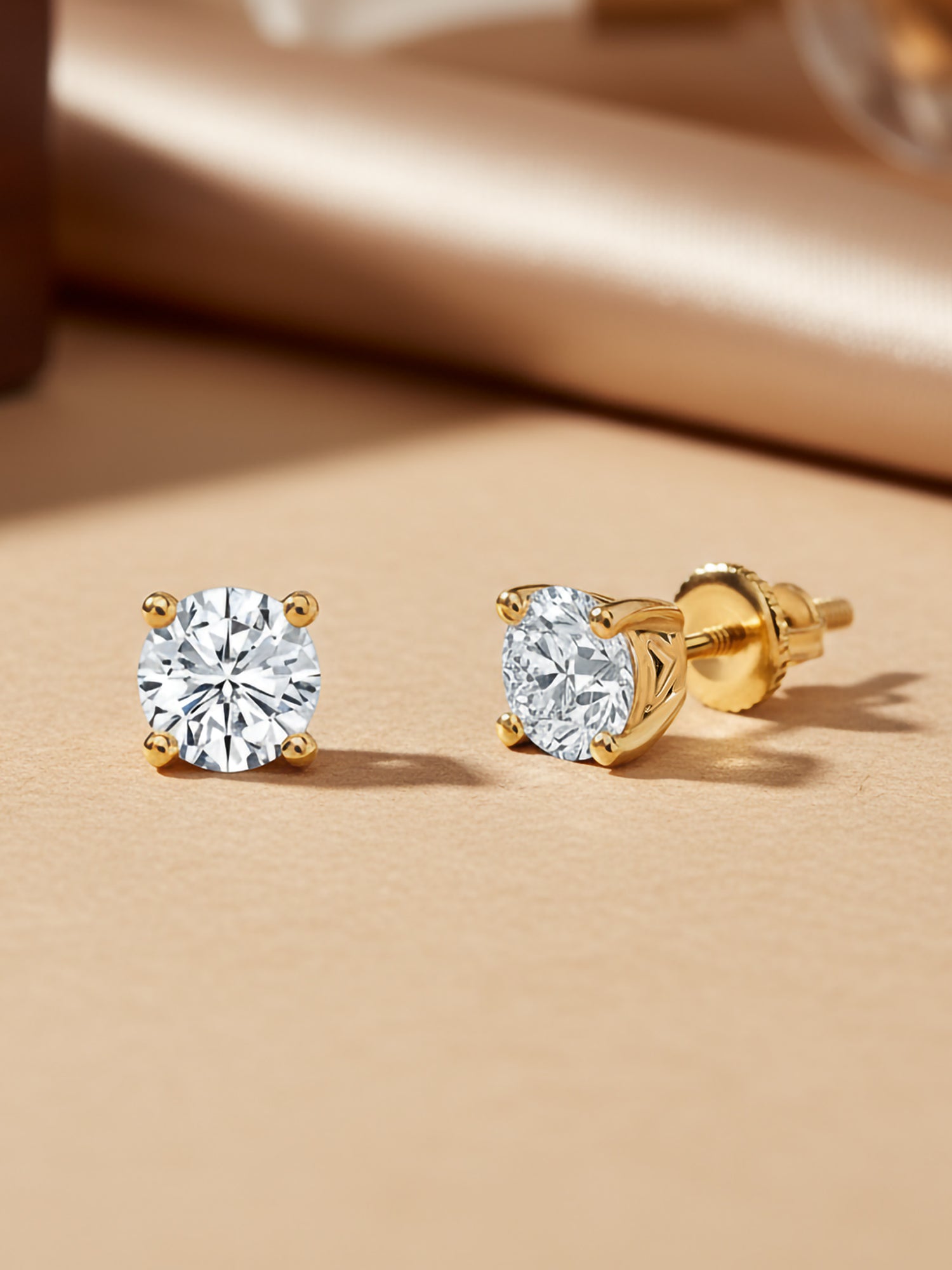 1 Carat Glowframe Studs