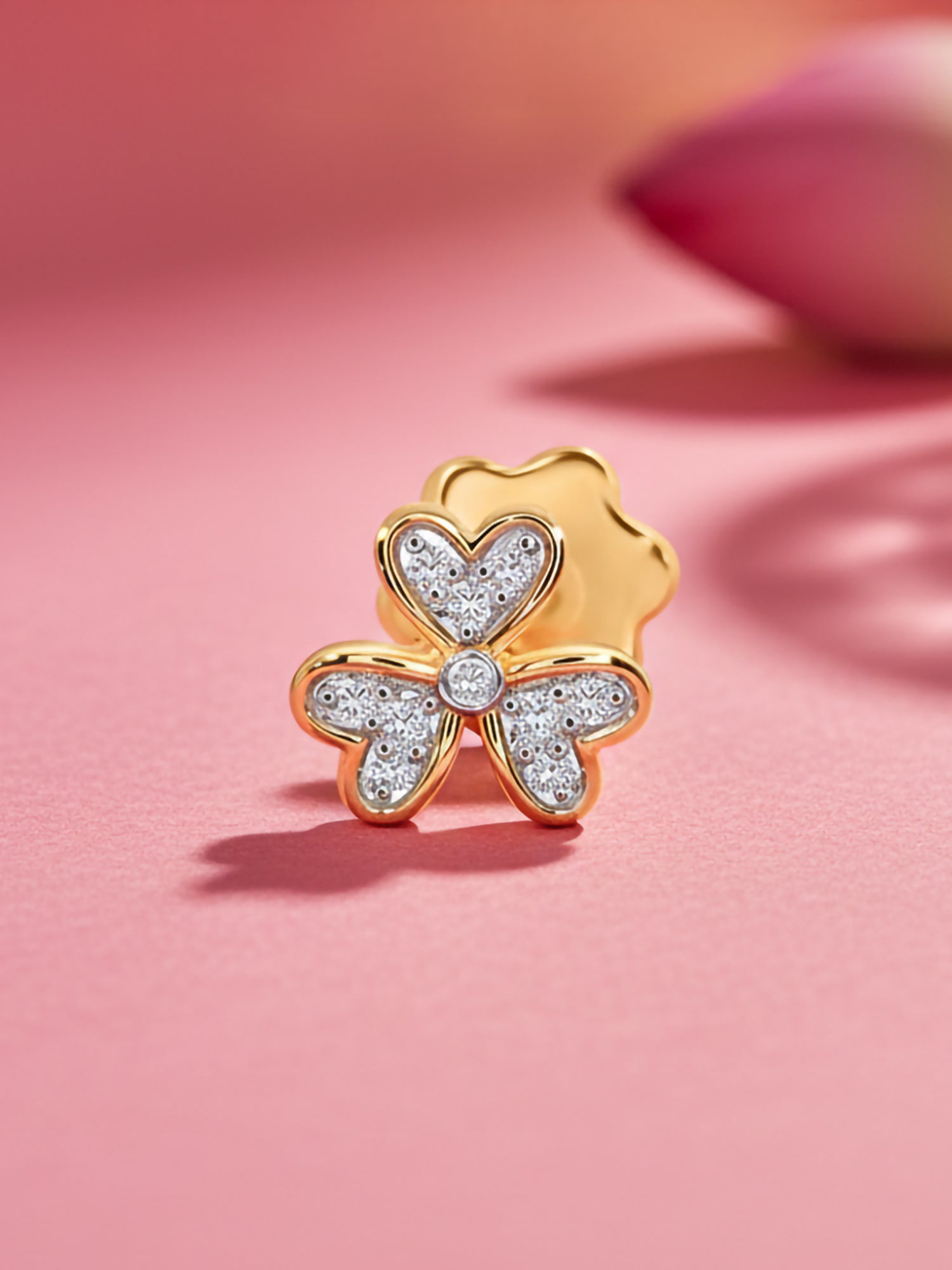 Clover Lab Diamond Nose Pin