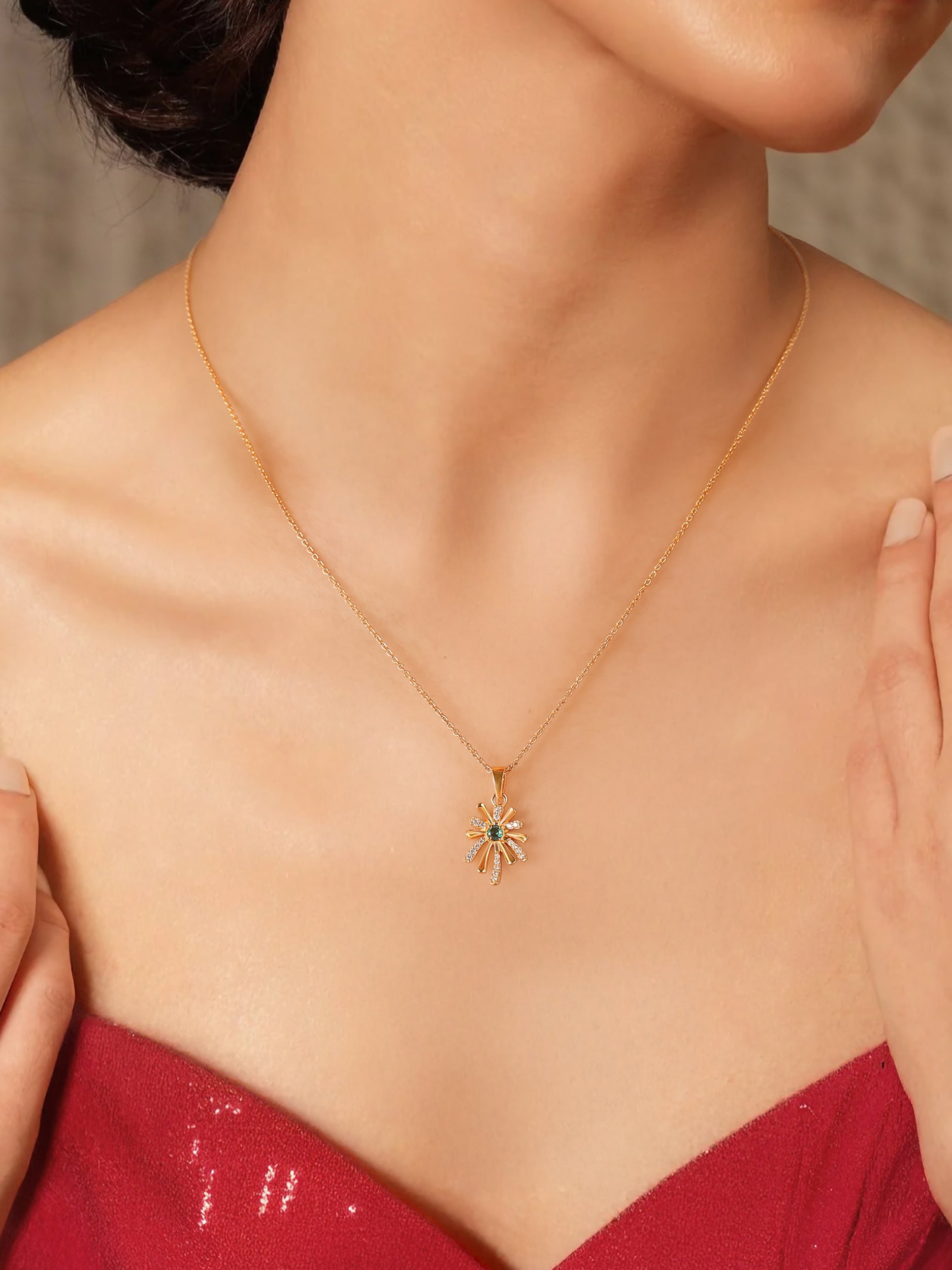 Flower Emerald Pendant With Chain For Women