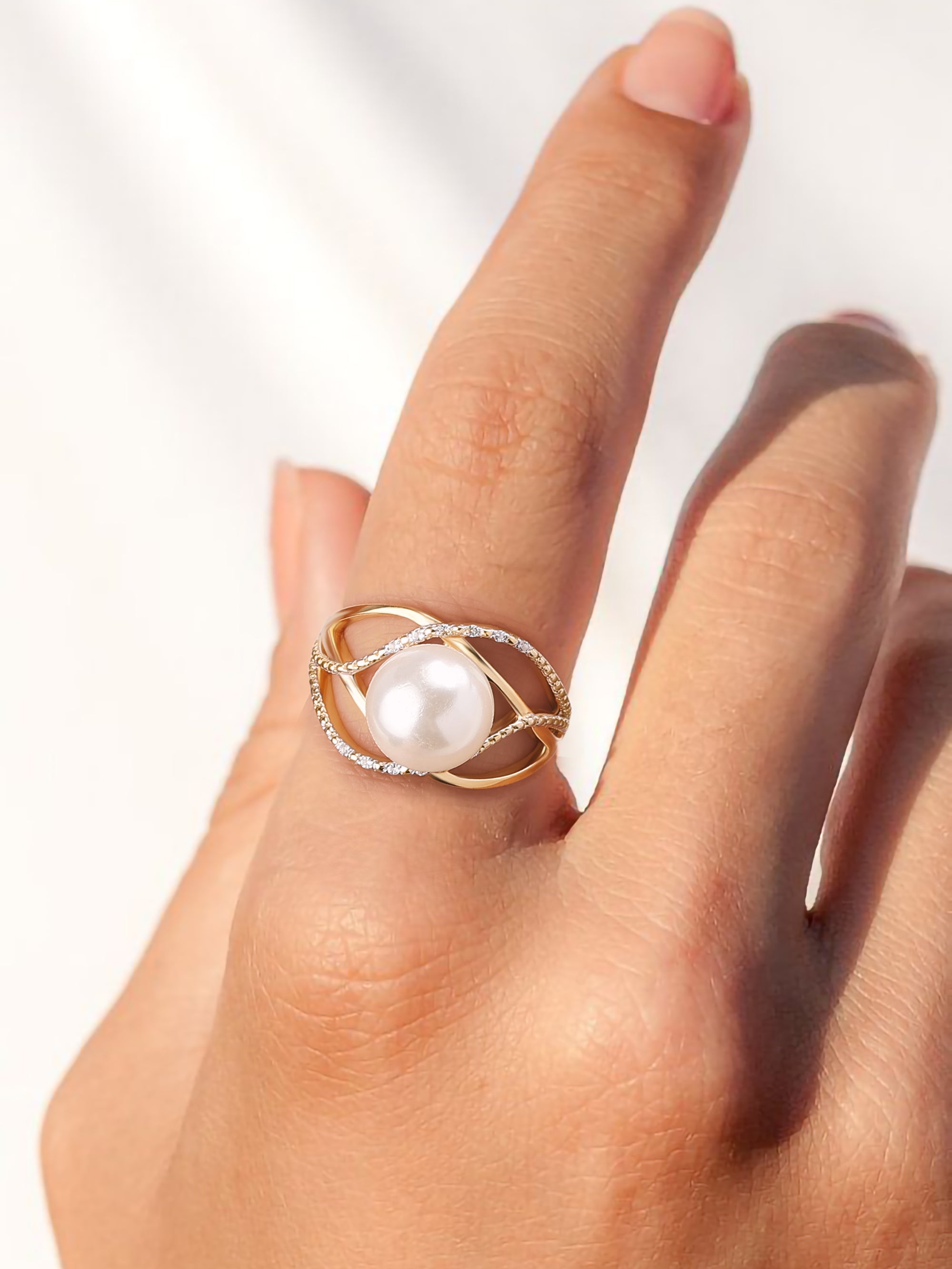 Pearl Gold Crossover Ring