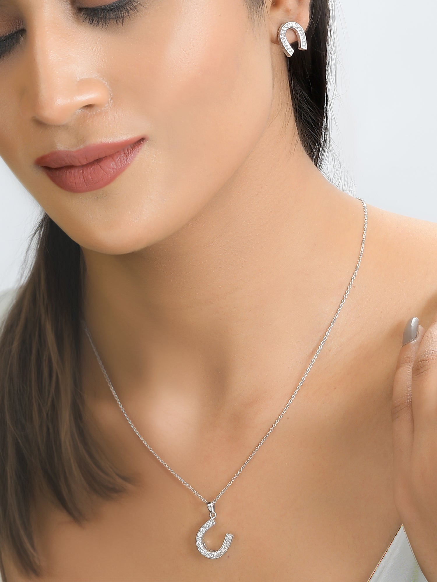 Lucky Horseshoe Pendant With Earrings In 925 Silver-1